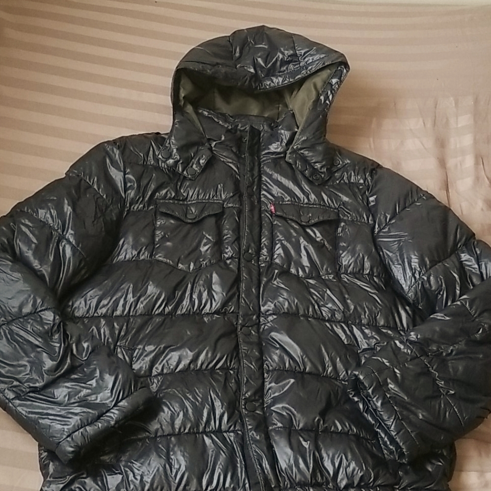 Levi's puffer jacket - Picture 1 of 3